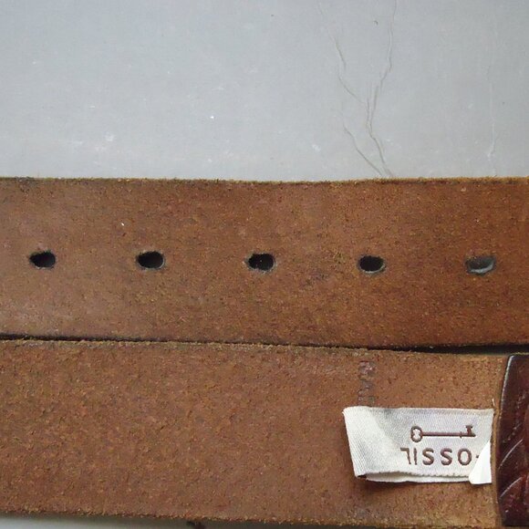 SIZE M. Fossil genuine leather floral tooled belt. main image 14